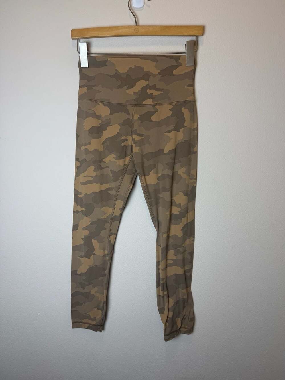 Lululemon Align High-Rise Pant Size 6 Heritage 365 Camo Beige Leggings